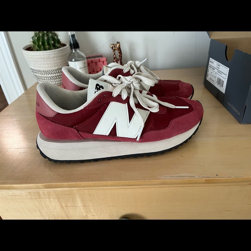 EUC New Balance Deep Earth Red Sneakers